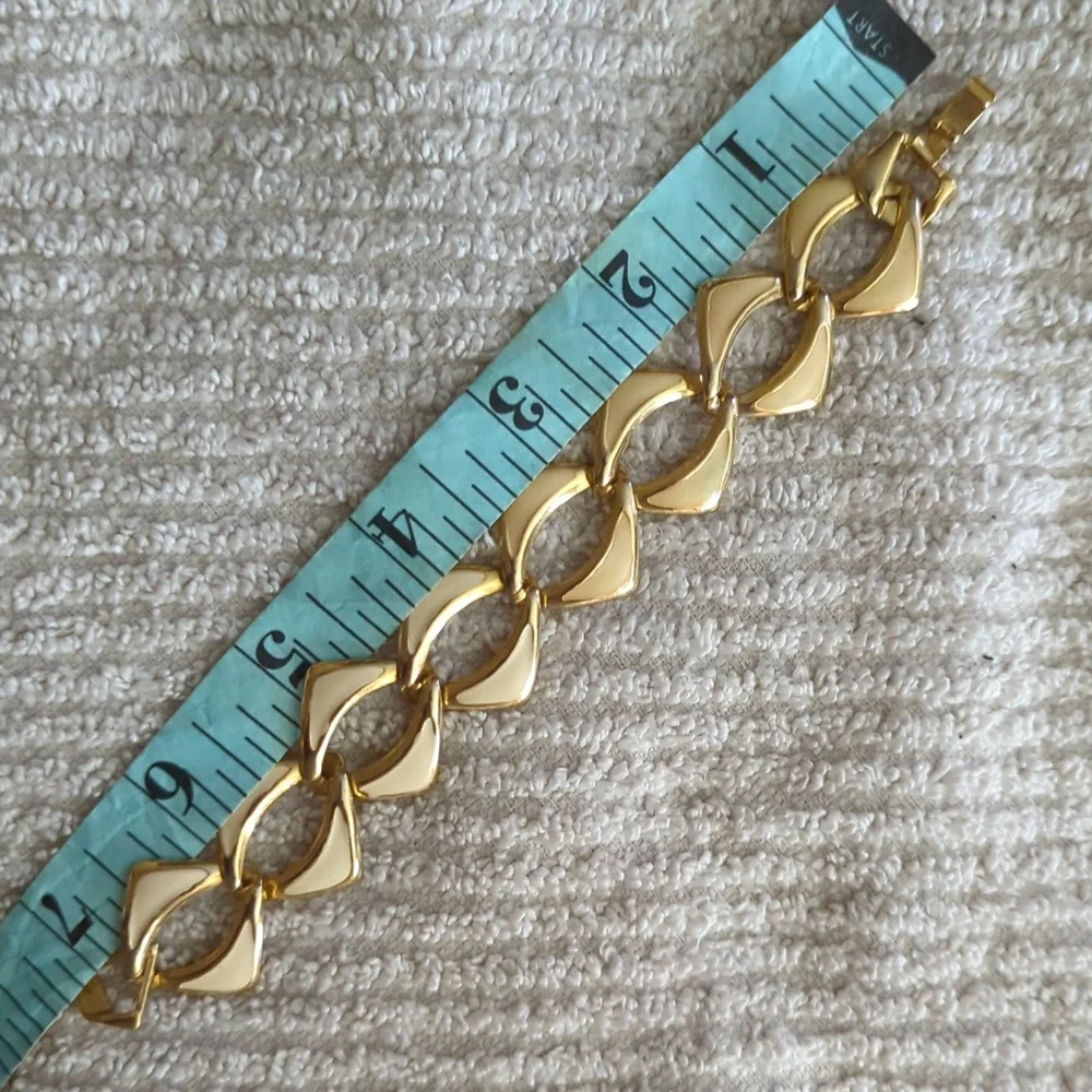 ~ Bracelet - Picture 5 of 8
